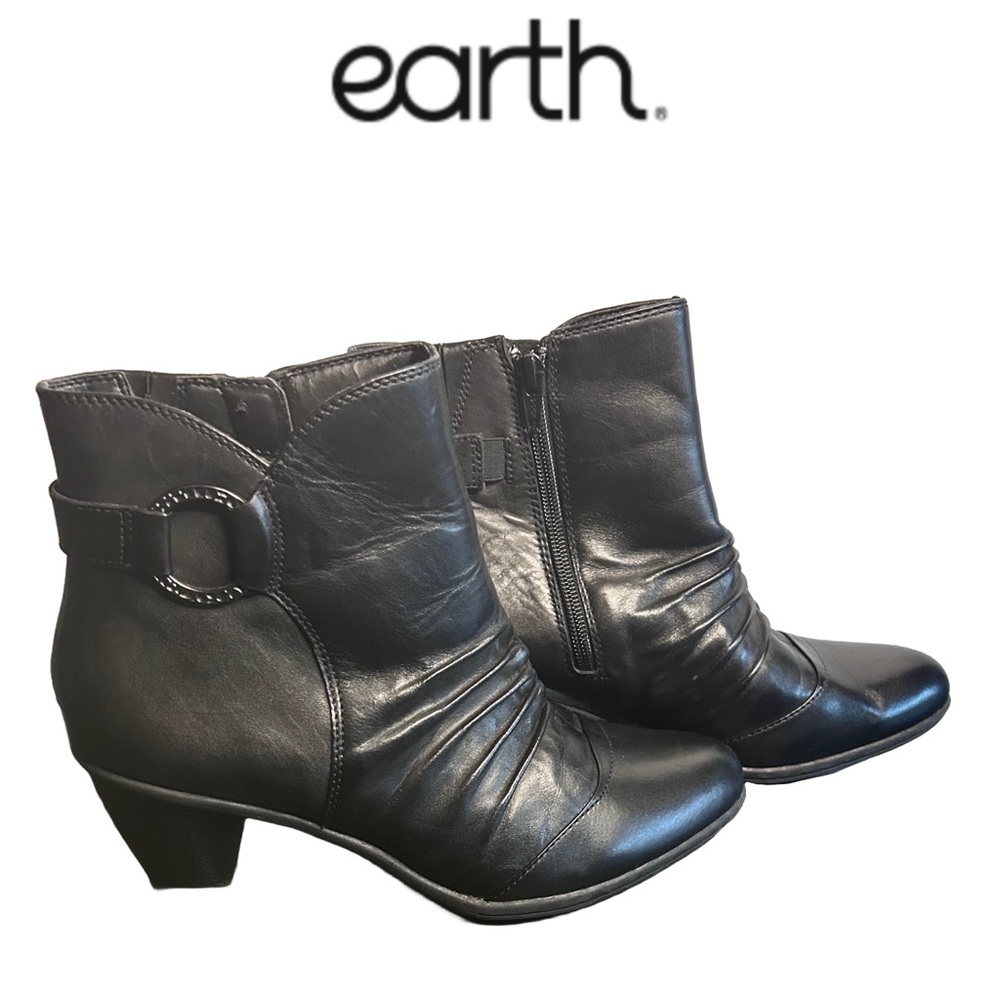 Earth Women’s Black Leather Ankle Boots Size 9